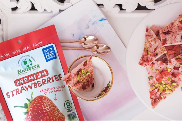Strawberry-Pistachio White Chocolate Bar