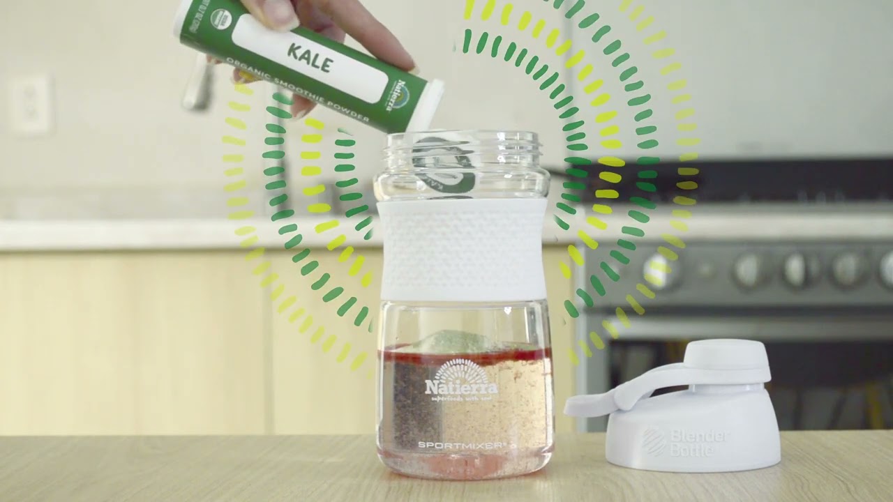 Natierra Kale Smoothie tube being served in a smoothie shaker
