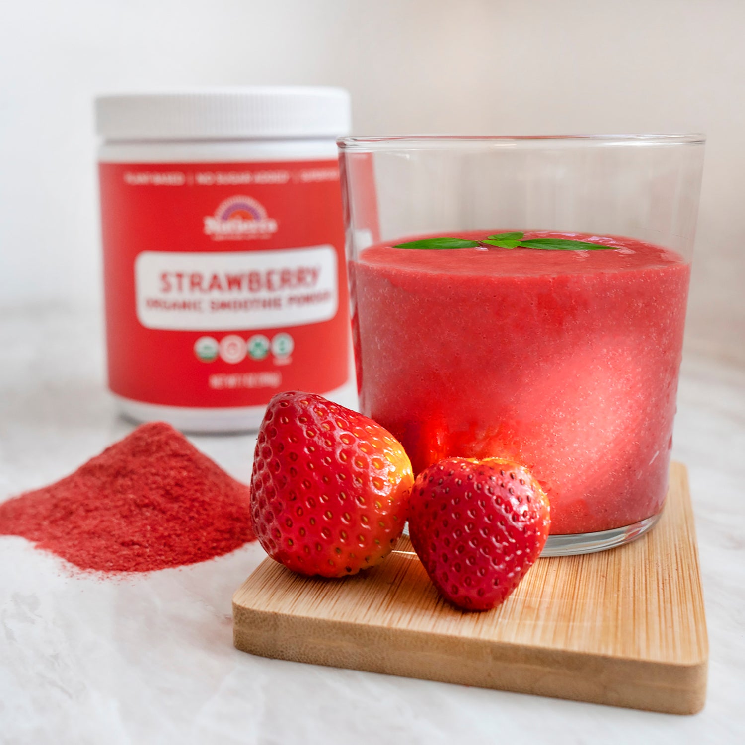 Organic freeze-dried strawberry smoothie
